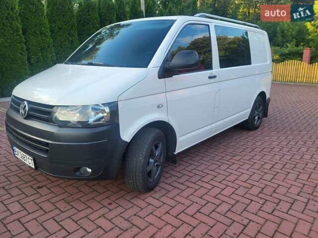 Белый Фольксваген Transporter, объемом двигателя 1.97 л и пробегом 248 тыс. км за 14499 $, фото 1 на Automoto.ua