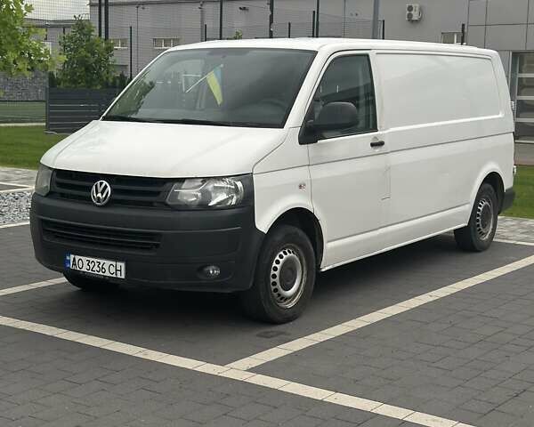 Белый Фольксваген Transporter, объемом двигателя 1.97 л и пробегом 268 тыс. км за 13500 $, фото 1 на Automoto.ua