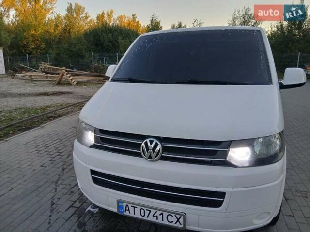 Белый Фольксваген Transporter, объемом двигателя 1.97 л и пробегом 380 тыс. км за 18500 $, фото 1 на Automoto.ua