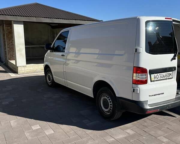 Белый Фольксваген Transporter, объемом двигателя 1.97 л и пробегом 408 тыс. км за 12900 $, фото 1 на Automoto.ua
