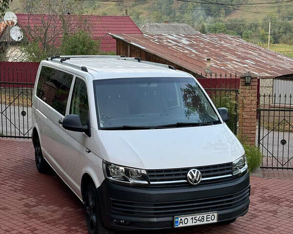 Белый Фольксваген Transporter, объемом двигателя 2 л и пробегом 205 тыс. км за 17000 $, фото 1 на Automoto.ua