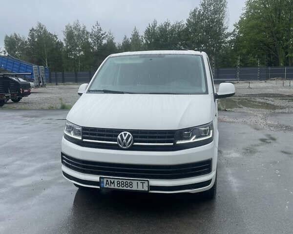Белый Фольксваген Transporter, объемом двигателя 2 л и пробегом 241 тыс. км за 17500 $, фото 1 на Automoto.ua