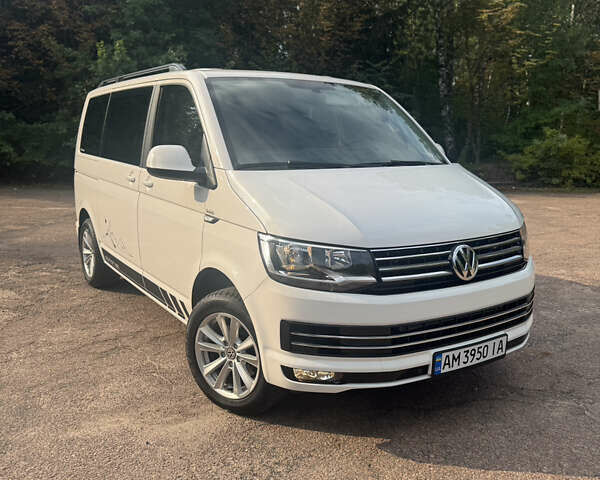 Белый Фольксваген Transporter, объемом двигателя 1.97 л и пробегом 215 тыс. км за 27500 $, фото 1 на Automoto.ua