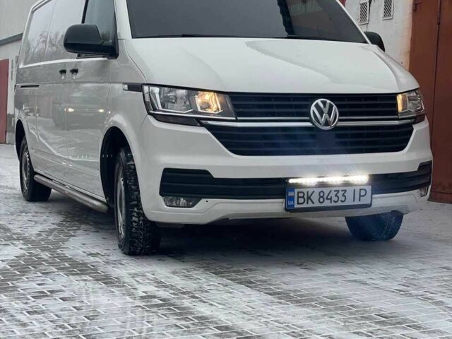 Білий Фольксваген Transporter, об'ємом двигуна 2 л та пробігом 215 тис. км за 24500 $, фото 1 на Automoto.ua