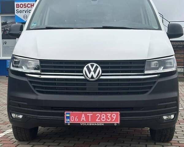 Белый Фольксваген Transporter, объемом двигателя 2 л и пробегом 172 тыс. км за 24500 $, фото 1 на Automoto.ua