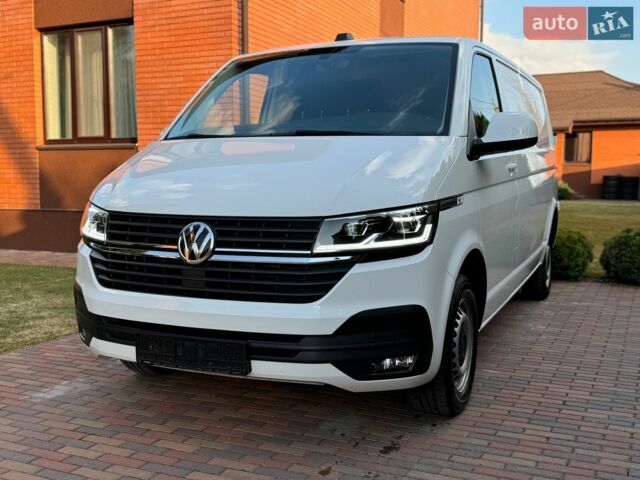Белый Фольксваген Transporter, объемом двигателя 1.97 л и пробегом 239 тыс. км за 24500 $, фото 1 на Automoto.ua