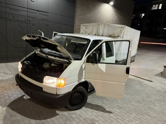 Білий Фольксваген Transporter, об'ємом двигуна 2.5 л та пробігом 278 тис. км за 4950 $, фото 1 на Automoto.ua