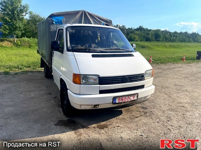 Белый Фольксваген Transporter, объемом двигателя 1.9 л и пробегом 312 тыс. км за 4000 $, фото 1 на Automoto.ua