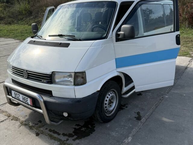 Белый Фольксваген Transporter, объемом двигателя 2.5 л и пробегом 360 тыс. км за 4308 $, фото 1 на Automoto.ua