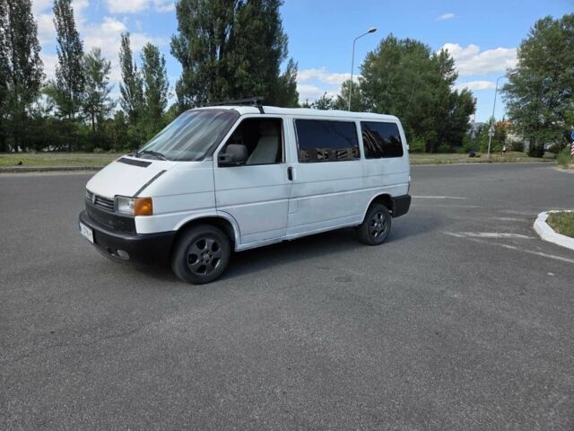 Белый Фольксваген Transporter, объемом двигателя 2.5 л и пробегом 465 тыс. км за 4999 $, фото 1 на Automoto.ua