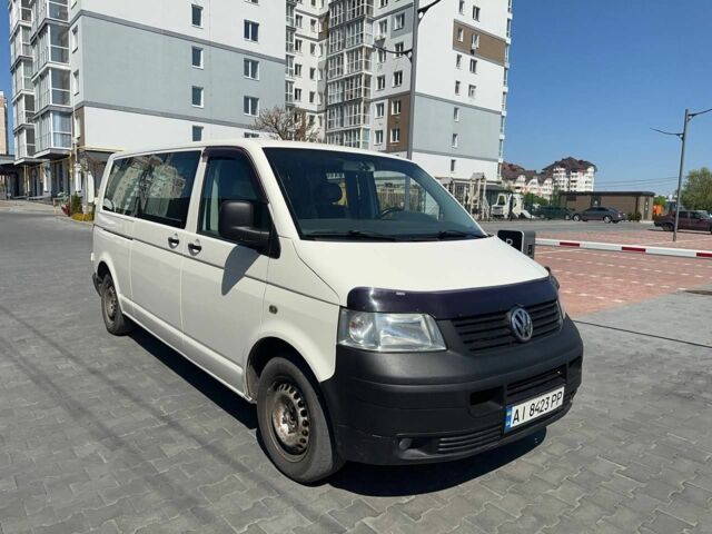 Белый Фольксваген Transporter, объемом двигателя 2.5 л и пробегом 400 тыс. км за 6300 $, фото 1 на Automoto.ua