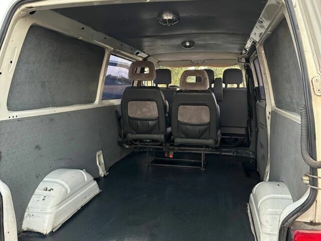 Белый Фольксваген Transporter, объемом двигателя 2.5 л и пробегом 1 тыс. км за 5500 $, фото 1 на Automoto.ua