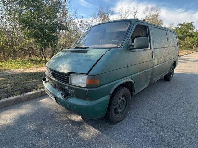 Белый Фольксваген Transporter, объемом двигателя 2 л и пробегом 199 тыс. км за 1999 $, фото 1 на Automoto.ua