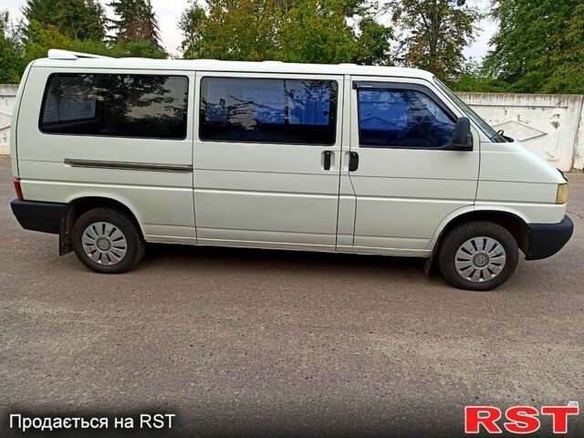 Белый Фольксваген Transporter, объемом двигателя 2.4 л и пробегом 600 тыс. км за 6200 $, фото 1 на Automoto.ua