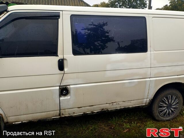 Білий Фольксваген Transporter, об'ємом двигуна 2.5 л та пробігом 120 тис. км за 2800 $, фото 1 на Automoto.ua