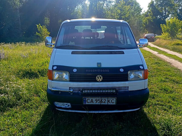 Белый Фольксваген Transporter, объемом двигателя 1.9 л и пробегом 494 тыс. км за 5000 $, фото 1 на Automoto.ua