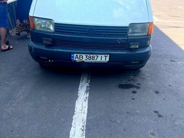Білий Фольксваген Transporter, об'ємом двигуна 2.5 л та пробігом 160 тис. км за 5000 $, фото 1 на Automoto.ua