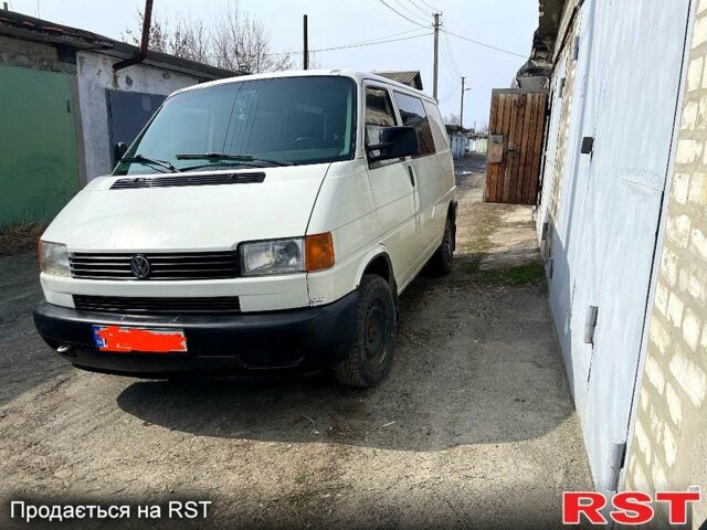 Белый Фольксваген Transporter, объемом двигателя 1.9 л и пробегом 290 тыс. км за 5200 $, фото 1 на Automoto.ua