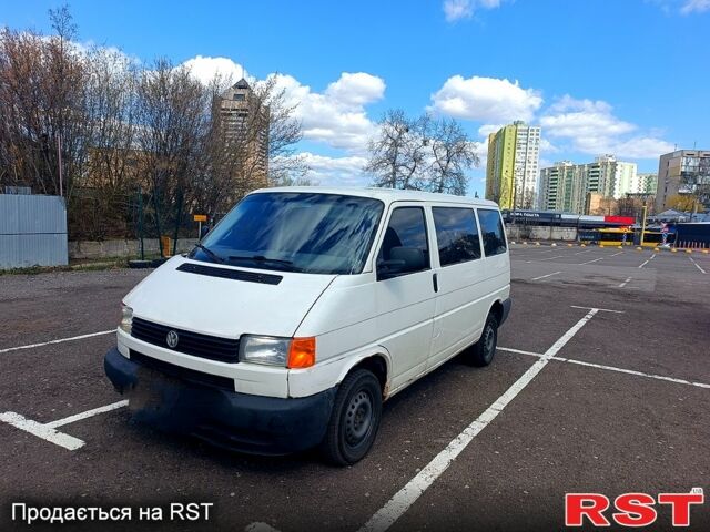 Белый Фольксваген Transporter, объемом двигателя 2 л и пробегом 450 тыс. км за 5350 $, фото 1 на Automoto.ua