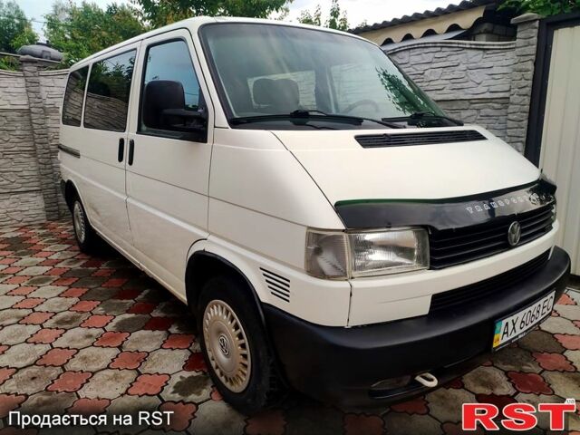 Білий Фольксваген Transporter, об'ємом двигуна 2.5 л та пробігом 340 тис. км за 6200 $, фото 1 на Automoto.ua