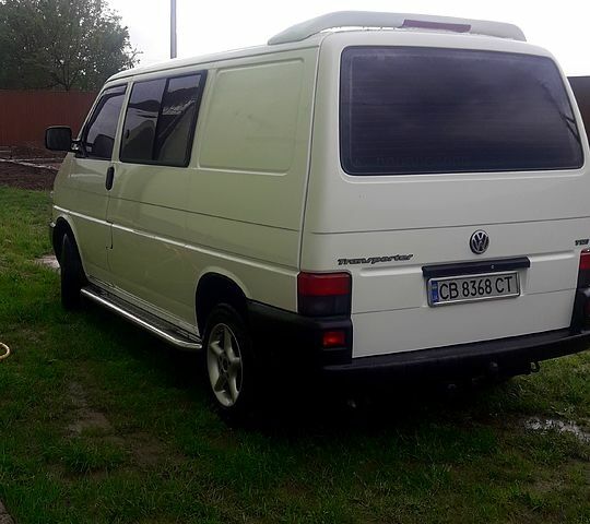 Білий Фольксваген Transporter, об'ємом двигуна 2.5 л та пробігом 280 тис. км за 9850 $, фото 1 на Automoto.ua