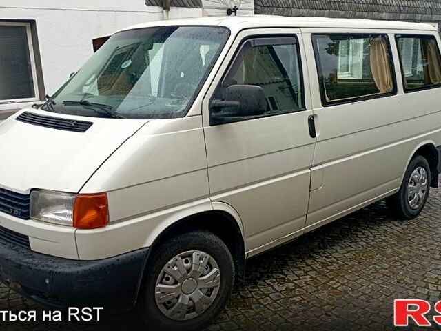 Белый Фольксваген Transporter, объемом двигателя 2.5 л и пробегом 385 тыс. км за 6100 $, фото 1 на Automoto.ua