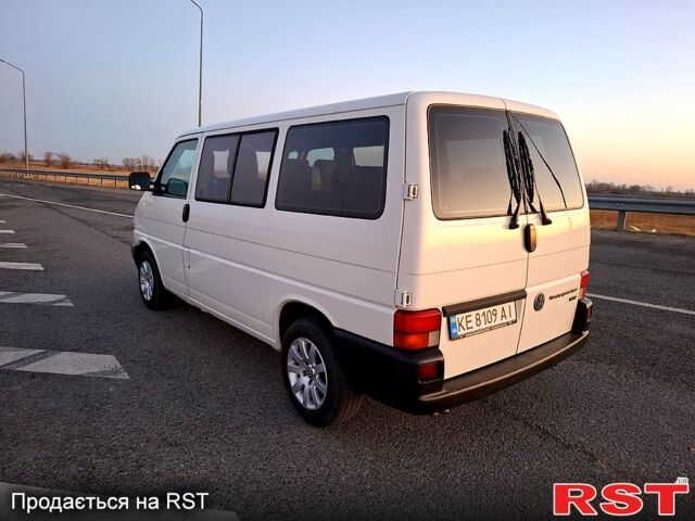 Білий Фольксваген Transporter, об'ємом двигуна 2.5 л та пробігом 433 тис. км за 9000 $, фото 1 на Automoto.ua