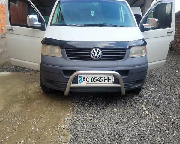 Белый Фольксваген Transporter, объемом двигателя 1.9 л и пробегом 399 тыс. км за 6500 $, фото 1 на Automoto.ua