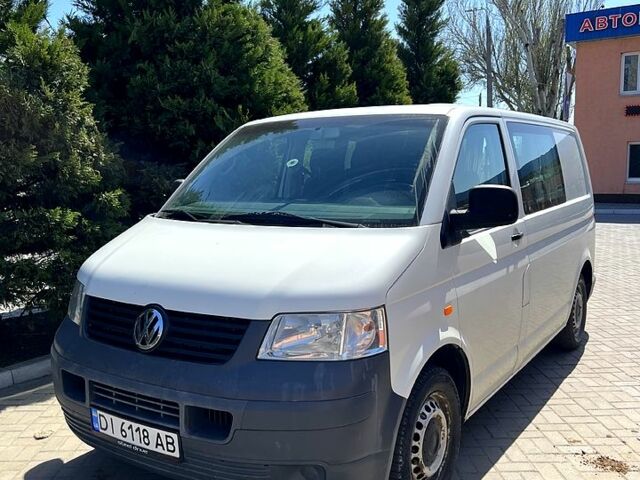 Белый Фольксваген Transporter, объемом двигателя 19 л и пробегом 300 тыс. км за 7000 $, фото 1 на Automoto.ua