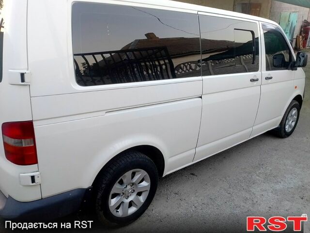 Білий Фольксваген Transporter, об'ємом двигуна 2.5 л та пробігом 350 тис. км за 8000 $, фото 1 на Automoto.ua