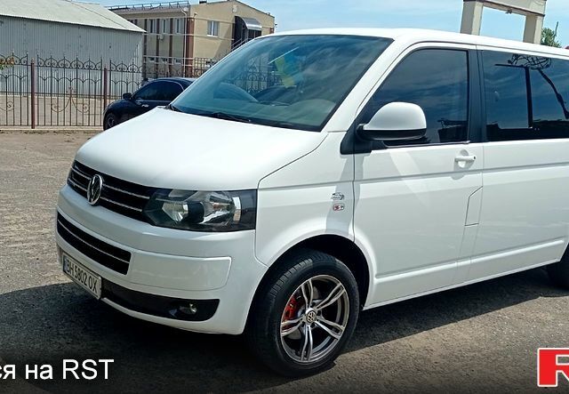 Белый Фольксваген Transporter, объемом двигателя 2 л и пробегом 235 тыс. км за 14500 $, фото 1 на Automoto.ua