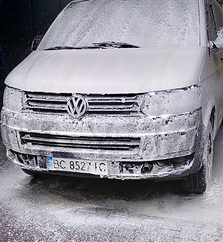 Белый Фольксваген Transporter, объемом двигателя 2 л и пробегом 300 тыс. км за 12500 $, фото 1 на Automoto.ua