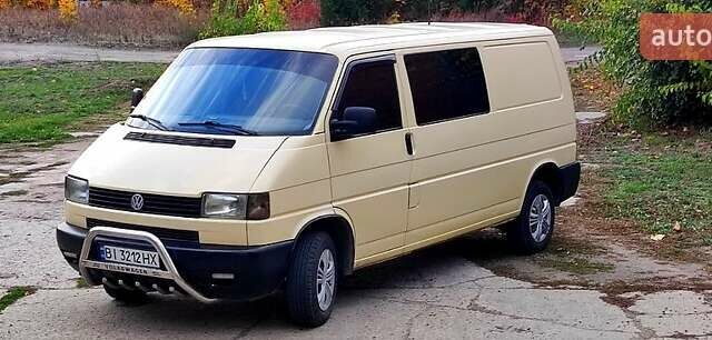 Бежевый Фольксваген Transporter, объемом двигателя 2.4 л и пробегом 500 тыс. км за 5500 $, фото 1 на Automoto.ua