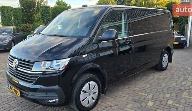 Черный Фольксваген Transporter, объемом двигателя 2 л и пробегом 215 тыс. км за 23900 $, фото 1 на Automoto.ua