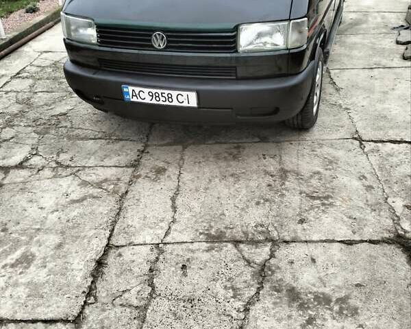 Черный Фольксваген Transporter, объемом двигателя 2.5 л и пробегом 300 тыс. км за 3700 $, фото 1 на Automoto.ua