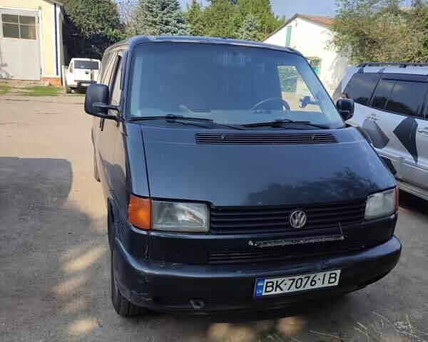 Черный Фольксваген Transporter, объемом двигателя 2.46 л и пробегом 500 тыс. км за 6500 $, фото 1 на Automoto.ua