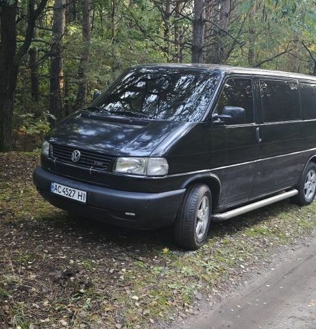 Черный Фольксваген Transporter, объемом двигателя 2.5 л и пробегом 300 тыс. км за 5700 $, фото 1 на Automoto.ua