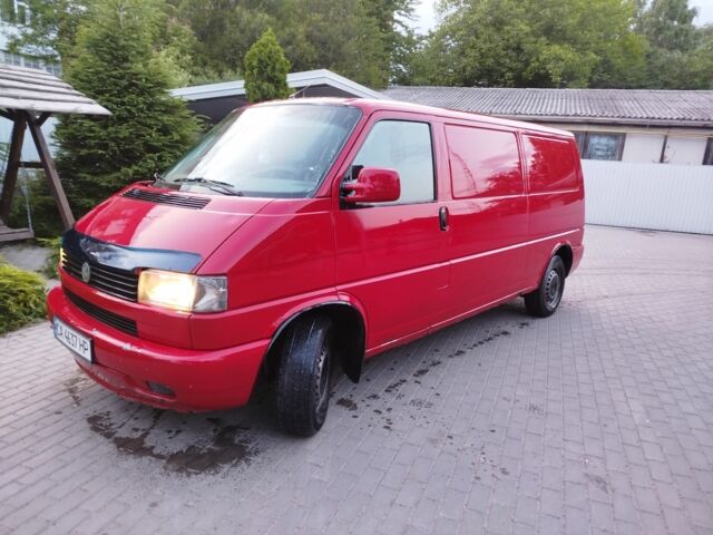 Красный Фольксваген Transporter, объемом двигателя 0 л и пробегом 300 тыс. км за 3200 $, фото 1 на Automoto.ua