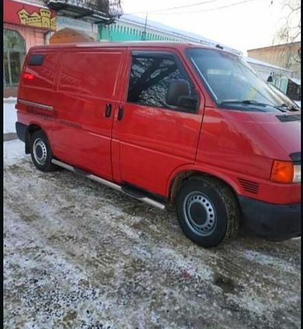 Червоний Фольксваген Transporter, об'ємом двигуна 2.5 л та пробігом 300 тис. км за 6500 $, фото 1 на Automoto.ua
