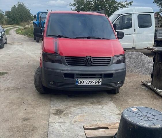 Красный Фольксваген Transporter, объемом двигателя 2.5 л и пробегом 365 тыс. км за 9200 $, фото 1 на Automoto.ua