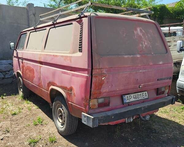 Красный Фольксваген Transporter, объемом двигателя 1.59 л и пробегом 200 тыс. км за 1200 $, фото 1 на Automoto.ua