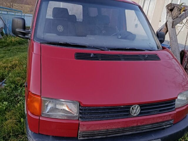 Красный Фольксваген Transporter, объемом двигателя 2.4 л и пробегом 1 тыс. км за 3200 $, фото 1 на Automoto.ua