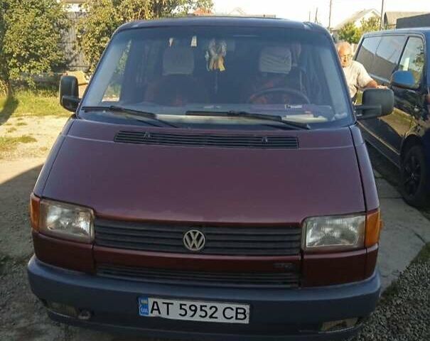 Красный Фольксваген Transporter, объемом двигателя 2.4 л и пробегом 250 тыс. км за 3500 $, фото 1 на Automoto.ua