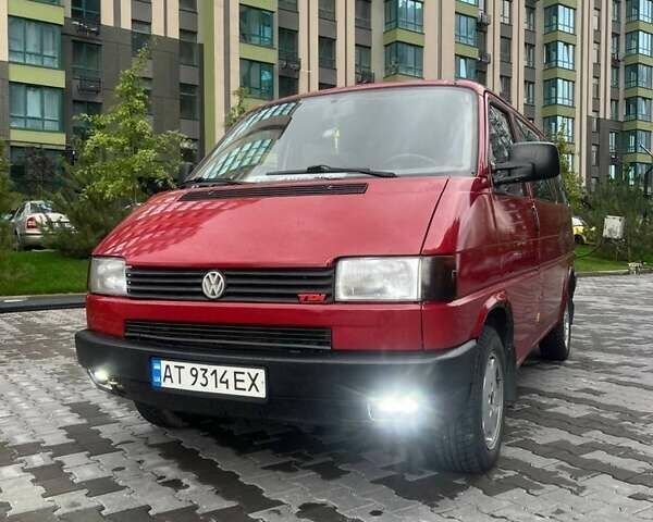 Красный Фольксваген Transporter, объемом двигателя 1.9 л и пробегом 350 тыс. км за 4650 $, фото 1 на Automoto.ua