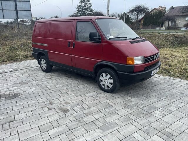 Червоний Фольксваген Transporter, об'ємом двигуна 2.4 л та пробігом 300 тис. км за 2750 $, фото 1 на Automoto.ua