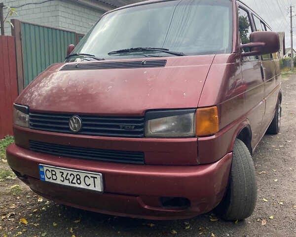 Красный Фольксваген Transporter, объемом двигателя 2.5 л и пробегом 370 тыс. км за 4800 $, фото 1 на Automoto.ua