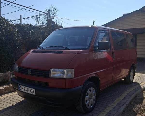 Красный Фольксваген Transporter, объемом двигателя 2.37 л и пробегом 368 тыс. км за 6000 $, фото 1 на Automoto.ua
