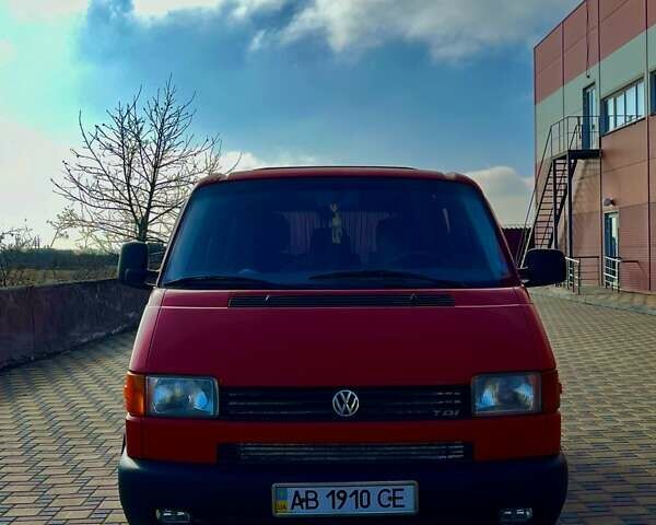 Красный Фольксваген Transporter, объемом двигателя 2.46 л и пробегом 350 тыс. км за 6900 $, фото 1 на Automoto.ua