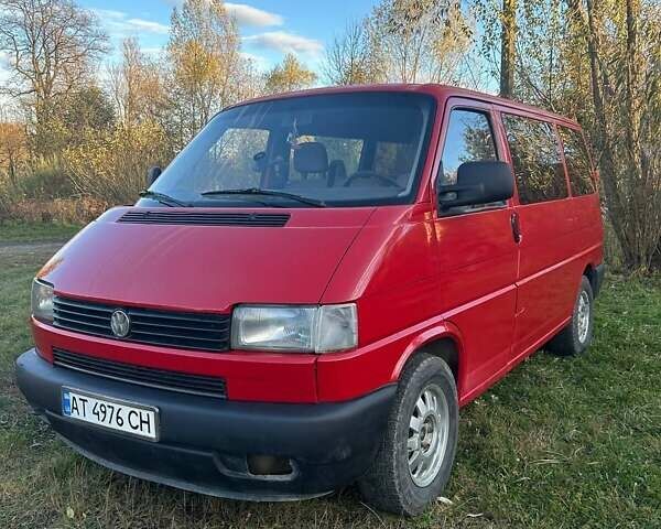 Красный Фольксваген Transporter, объемом двигателя 2.4 л и пробегом 400 тыс. км за 4600 $, фото 1 на Automoto.ua