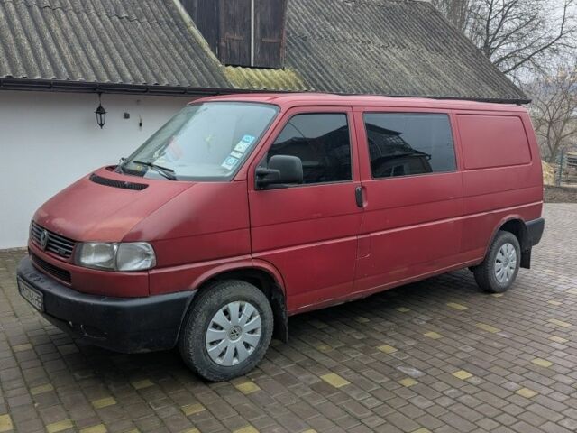 Красный Фольксваген Transporter, объемом двигателя 2.5 л и пробегом 470 тыс. км за 5500 $, фото 1 на Automoto.ua